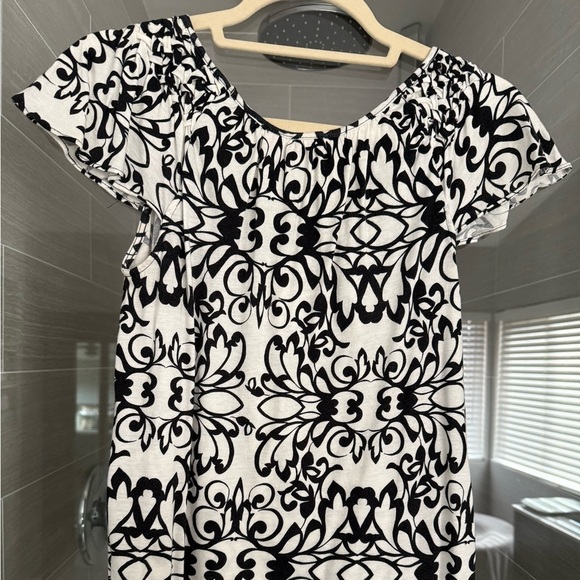 Elle Tops - Elle Black and White Smocked Blouse with Short Sleeves